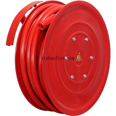 नली के साथ पानी की रील